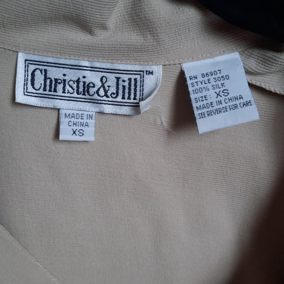 Christie & Jill Silk Long-Sleeve Tan / Cream Camp Shirt Blouse Size XS - Picture 6 of 6